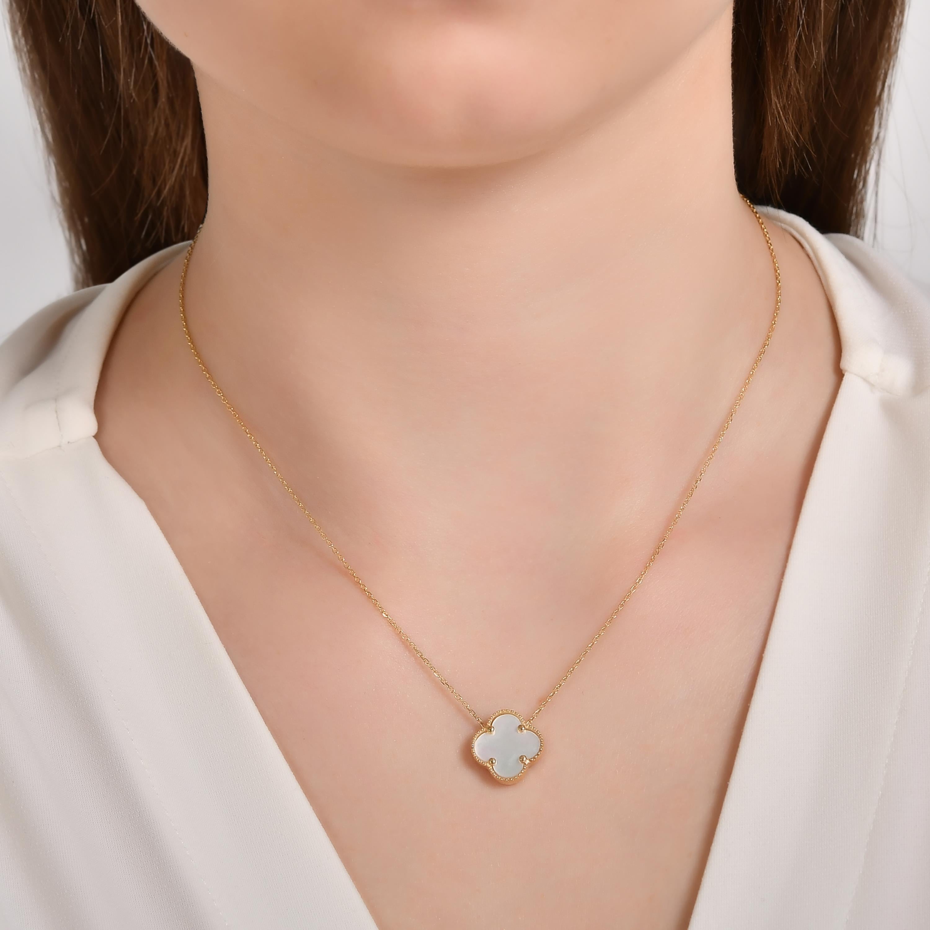 Sedef Taşlı Van Cleef Yonca Kolye