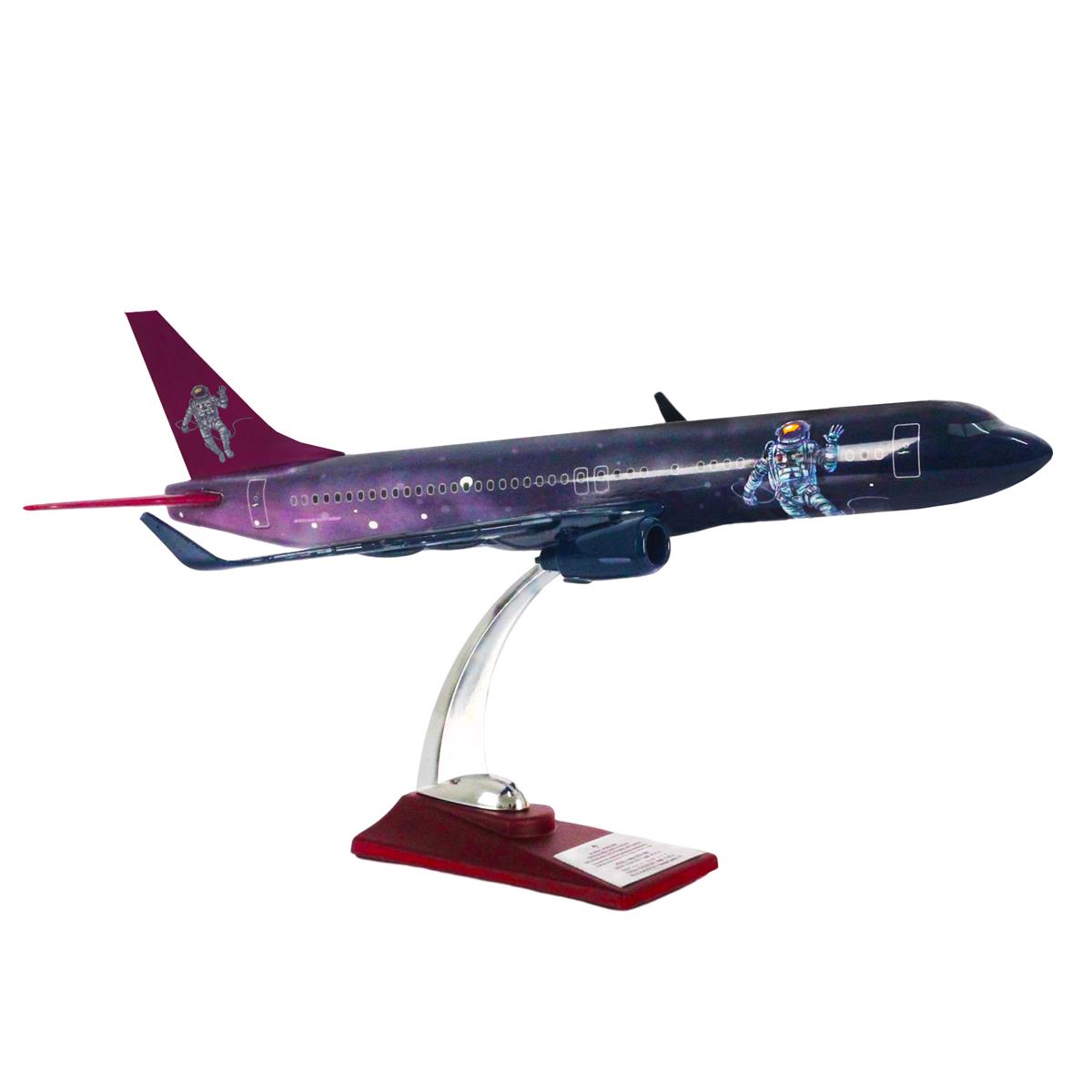 Zekupp Boeing 737-800 1/100 Ölçek Astronot Temalı Maket Uçak