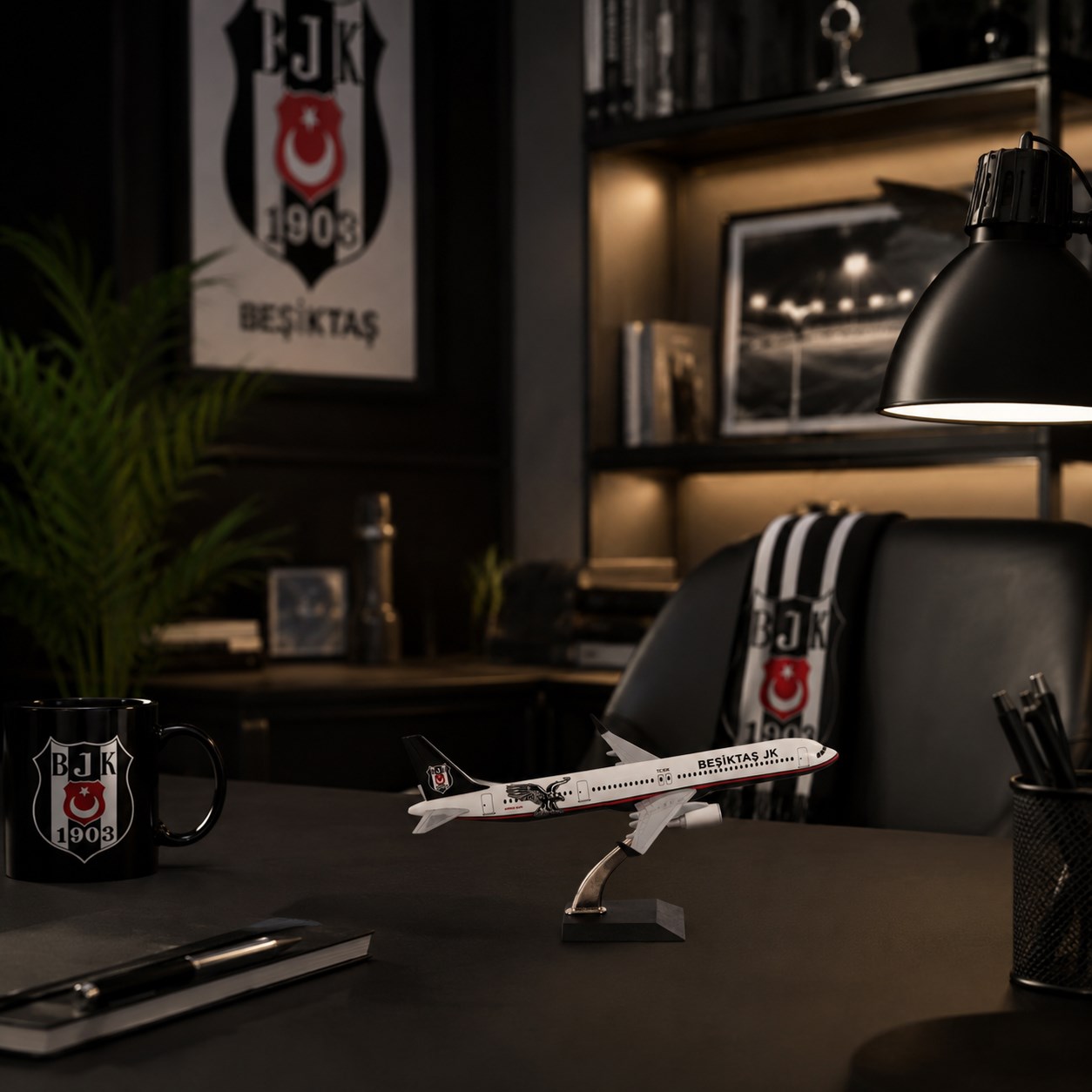 Zekupp Airbus 321 1/200 Ölçek Beşiktaş Lisanslı Klasik Tasarım Nostalji Maket Uçak
