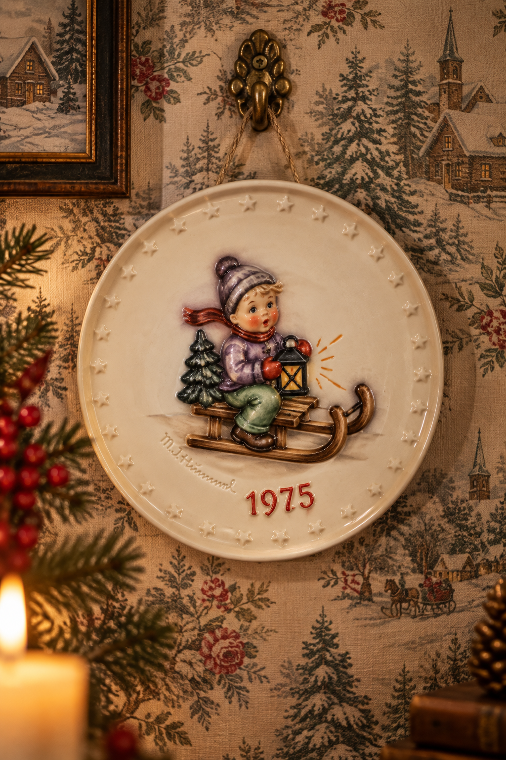 * 1975 tarihli, Goebel W. Hummel koleksiyon tabağıdır.
