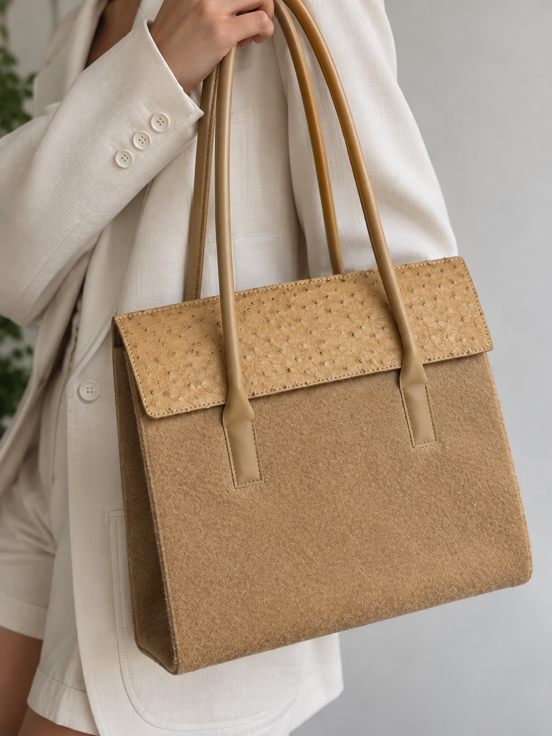 1970s Camel Suede-Feel Çanta