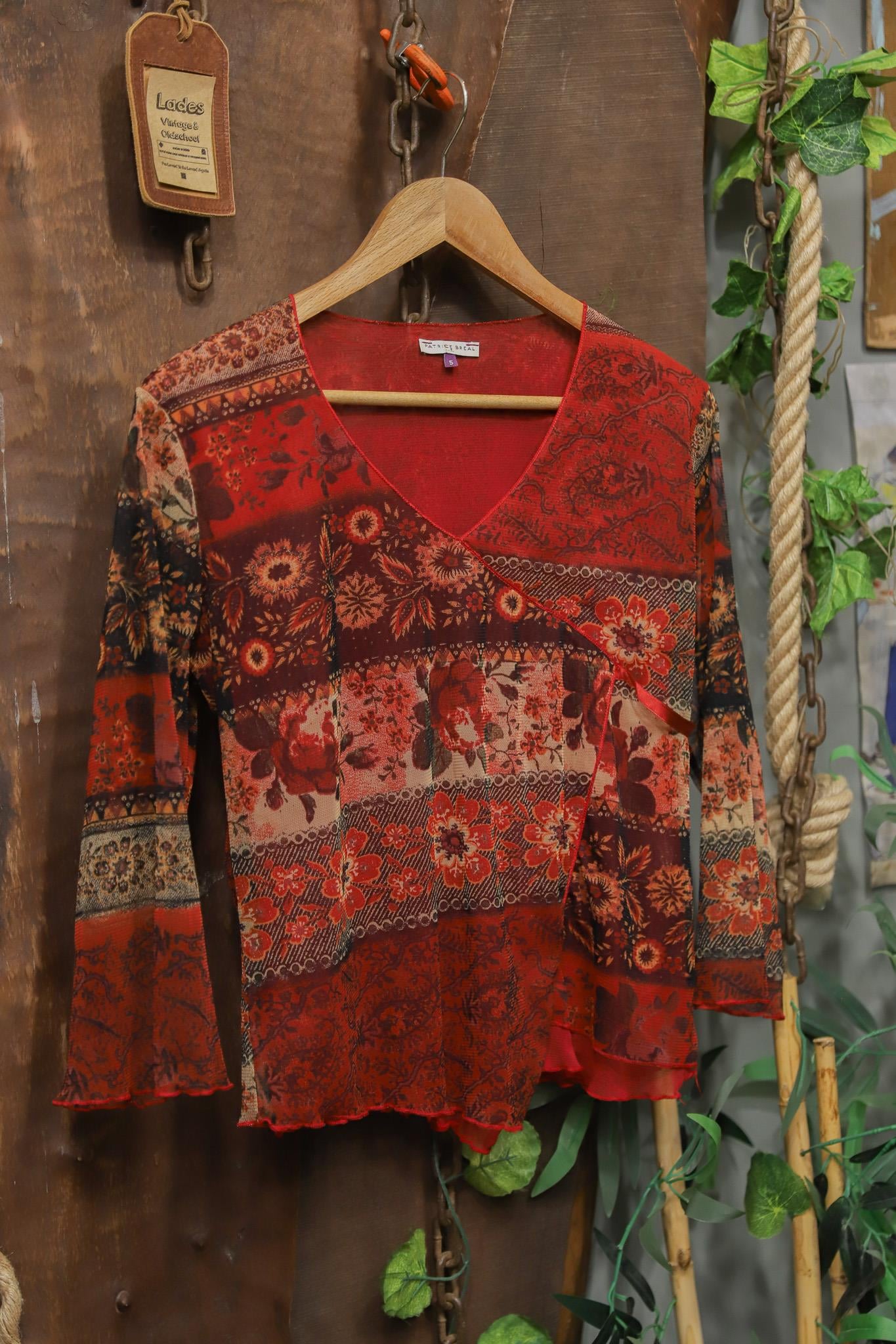 2000s Red Paisley Boho Bluz