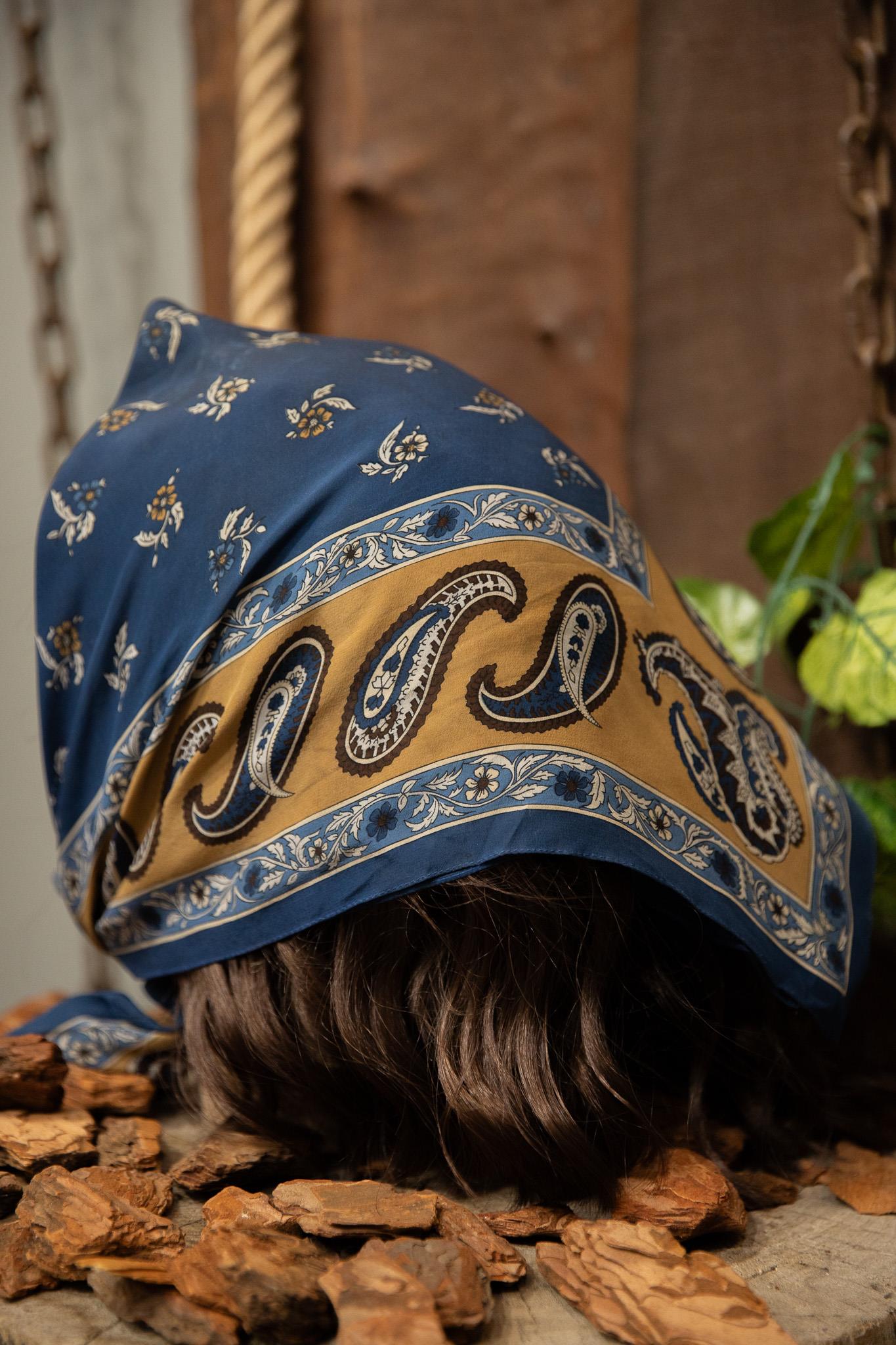 70s Navy Classic Silk Fular