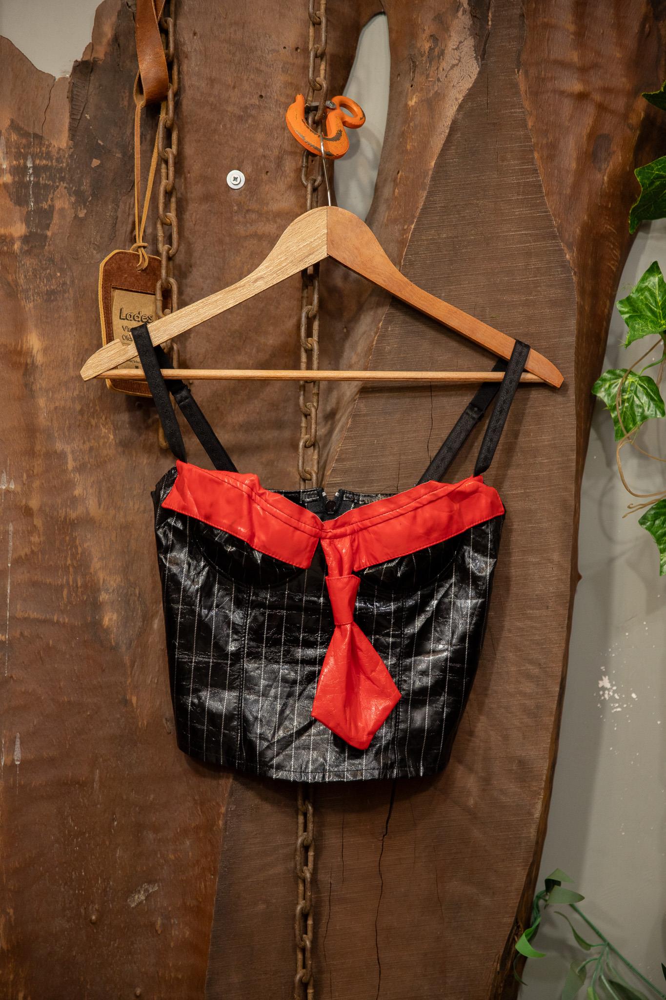 80s-90s Shiny Vinyl Kravatlı Top