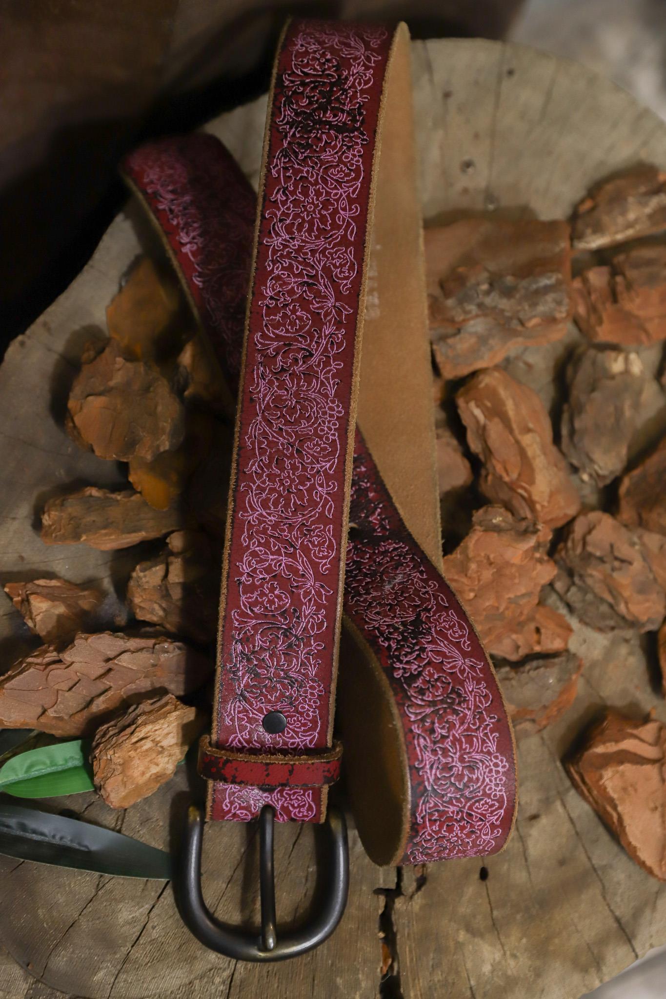 90s Burgundy Boho Kabartmalı Deri Kemer