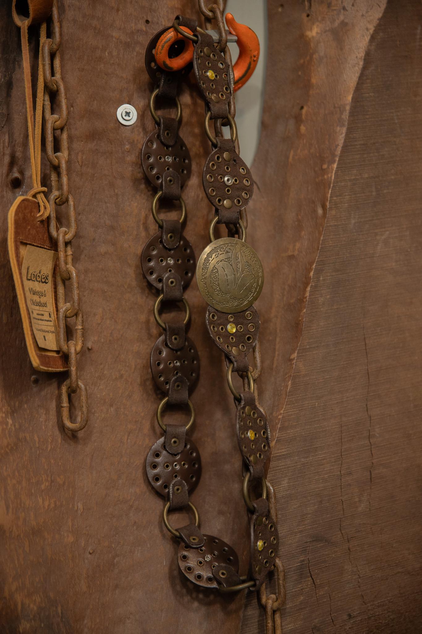 90s Zincirli Metal Deri Kemer