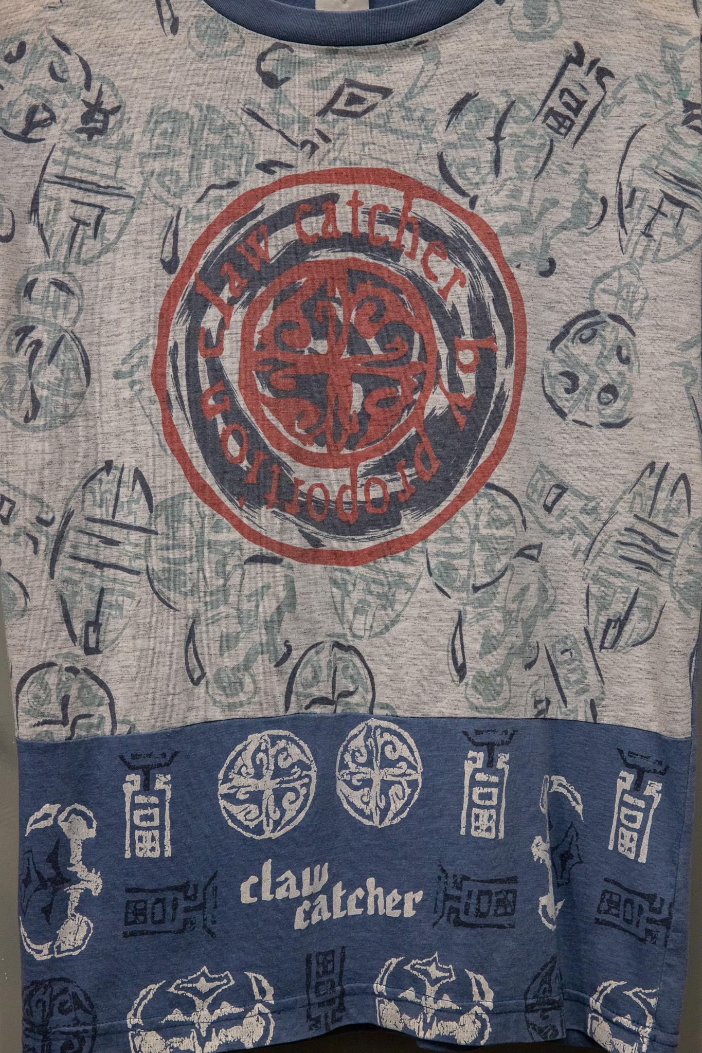 claw catcher 90s T-Shirt