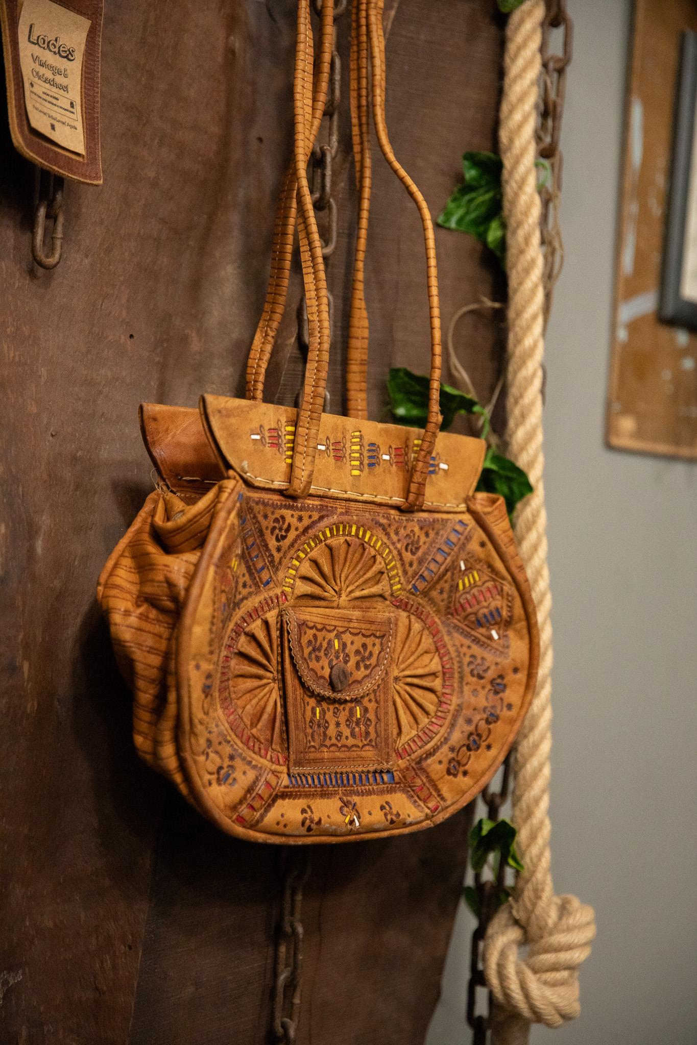 El İşçiliği Etnik Deri Çanta