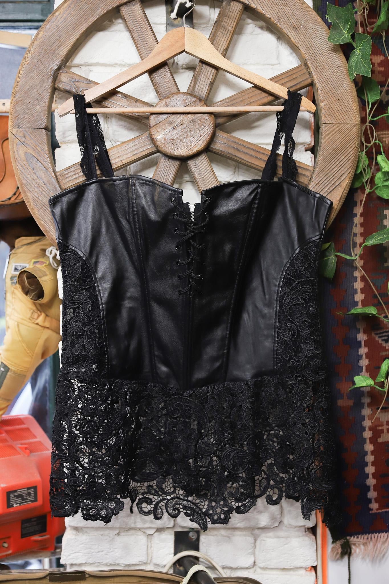 Goth Bağcıklı Dantel Deri Bustiyer