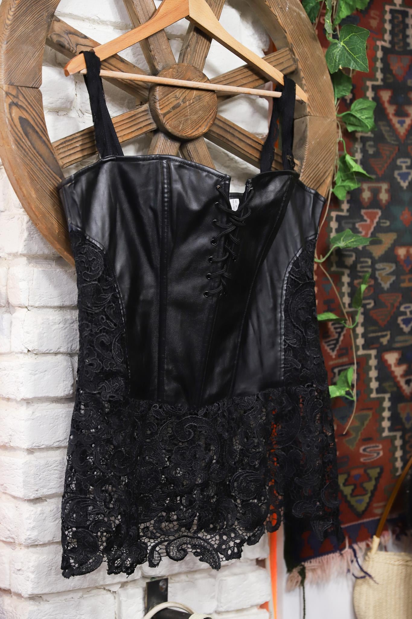 Goth Bağcıklı Dantel Deri Bustiyer
