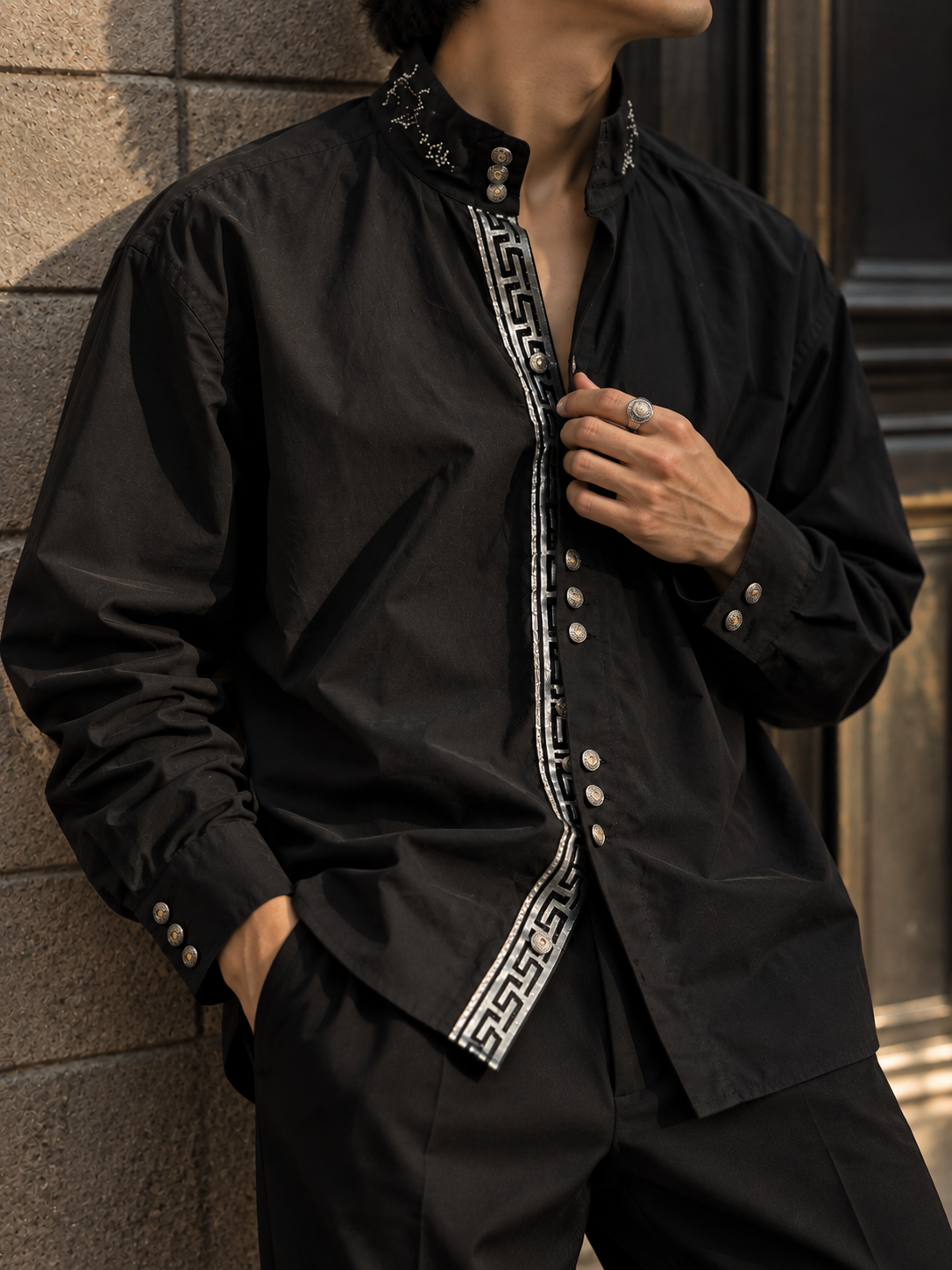 VERSACE 1980s Yaka Taş Detaylı Tasarım Gömlek