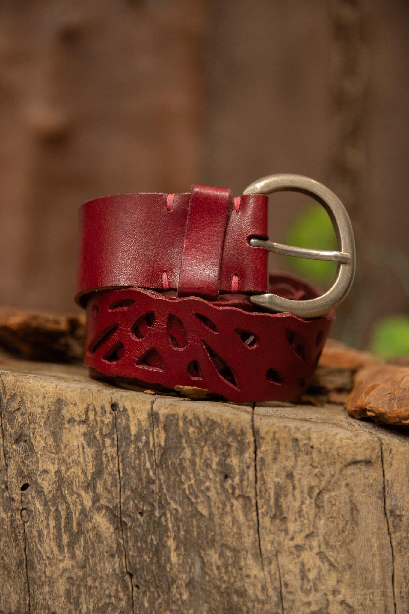 Wine Red Yaprak Delikli Deri Kemer