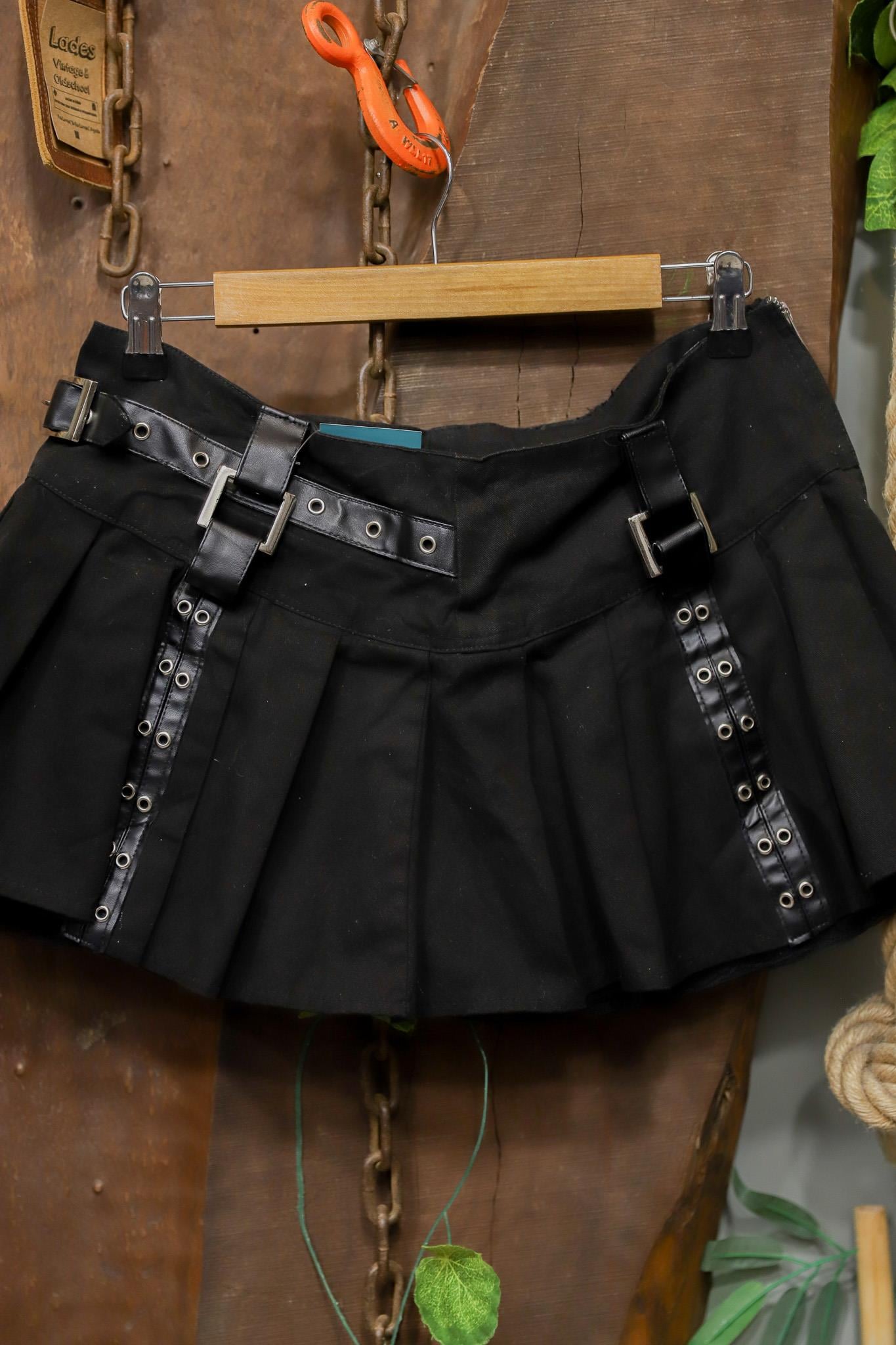 Y2K Black Pleated Etek