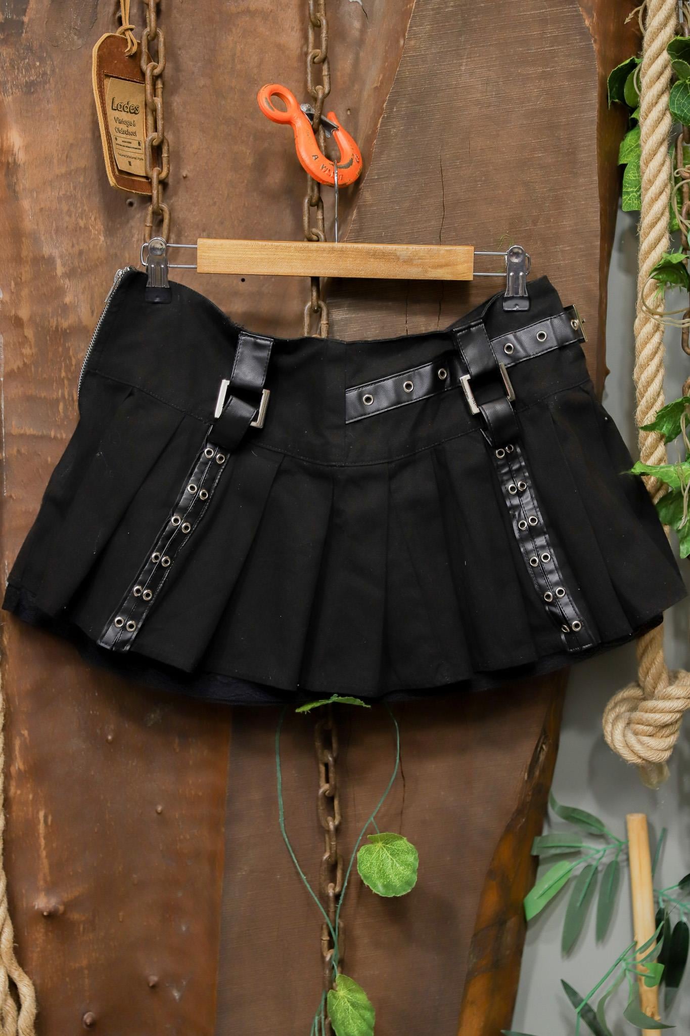 Y2K Black Pleated Etek