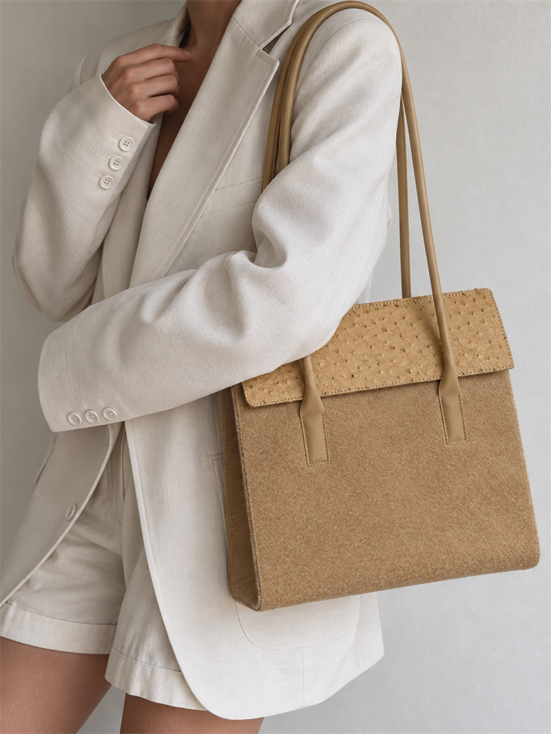 1970s Camel Suede-Feel Çanta