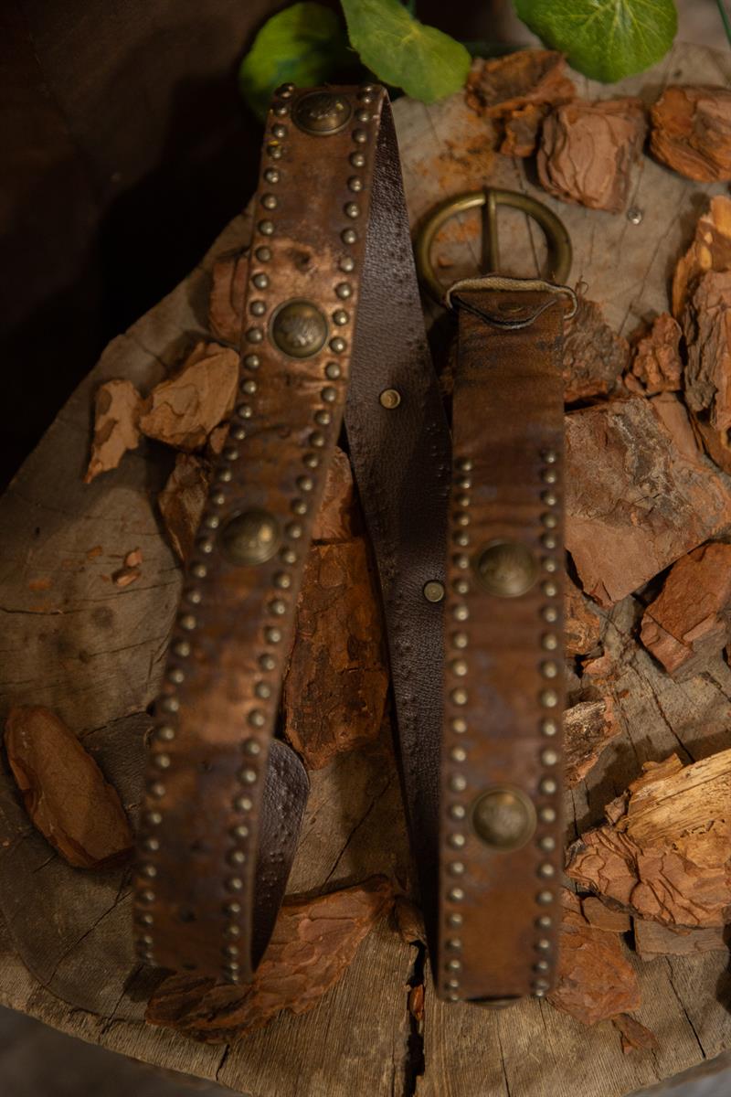 70s/80s Rocker Zımbalı Deri Kemer