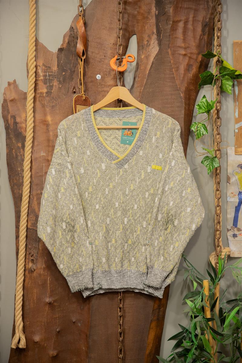 80s Yellow V Yaka Kazak