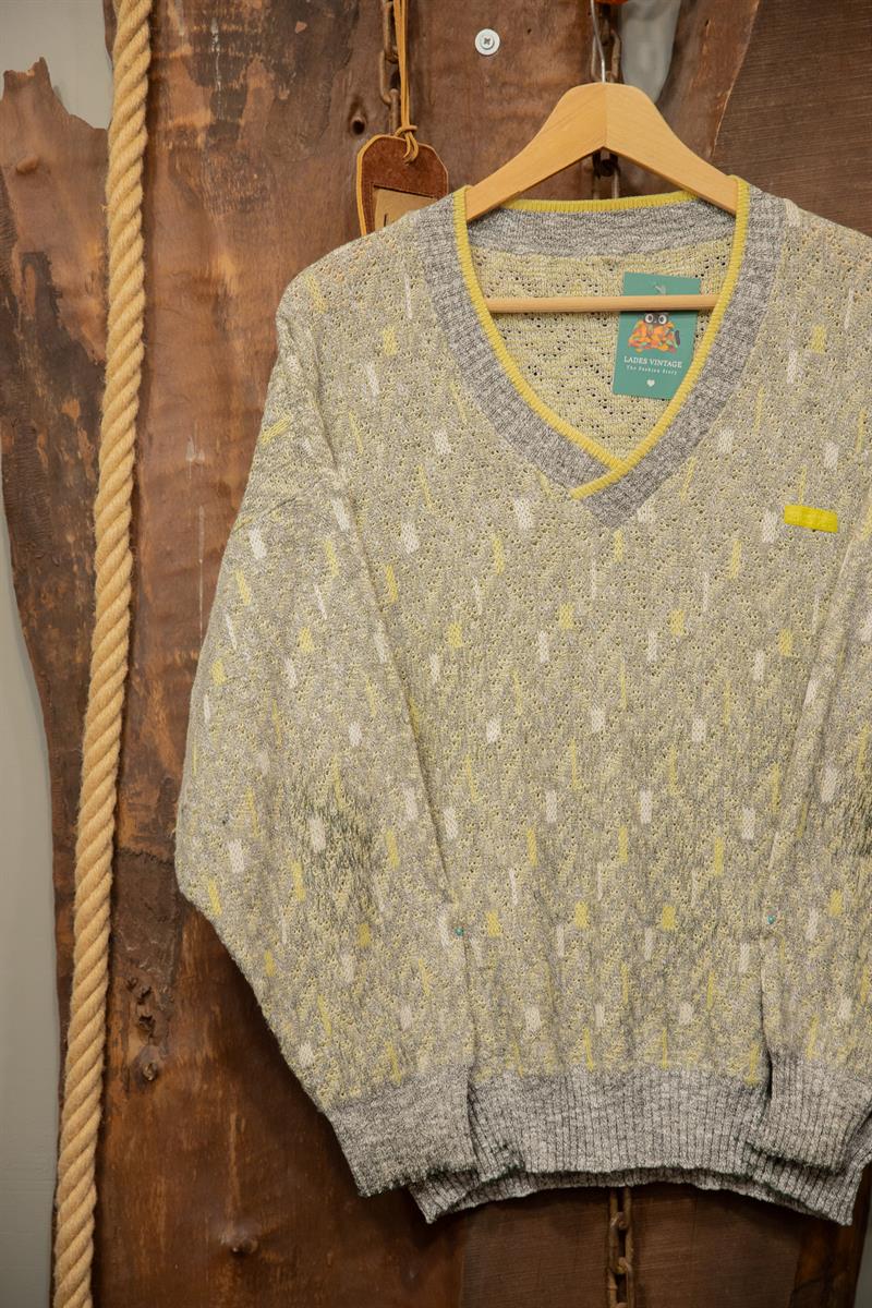 80s Yellow V Yaka Kazak