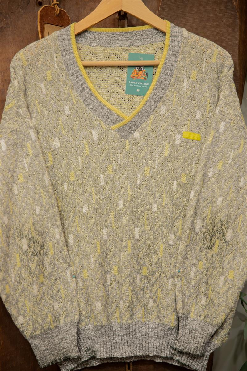 80s Yellow V Yaka Kazak