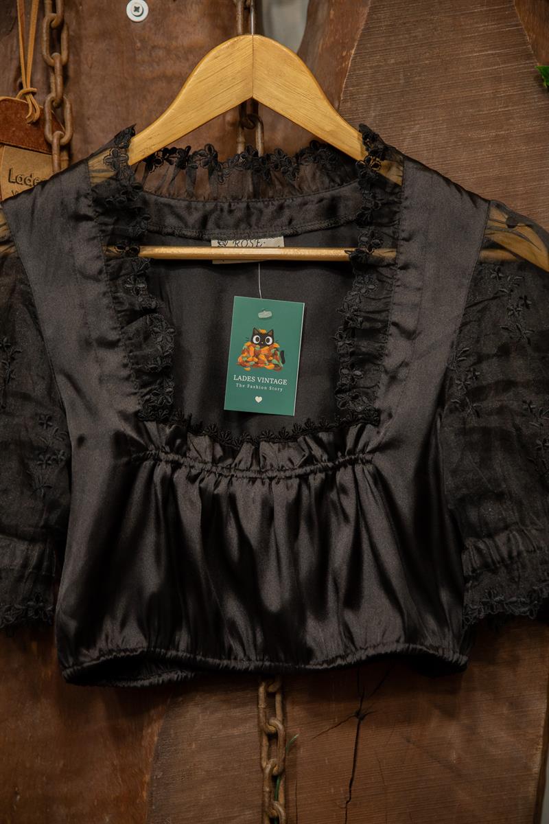 90s Saten Black Dantel Crop