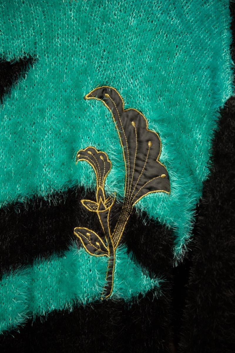 90s Turkuaz Tüylü Nakışlı Kazak