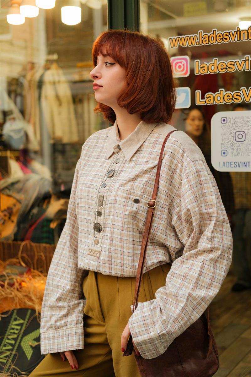 BAVYERA MODEL İŞLEMELİ GÖMLEK