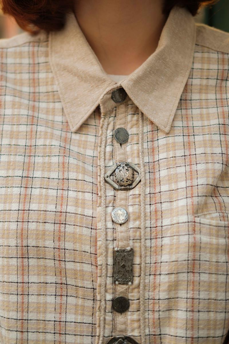 BAVYERA MODEL İŞLEMELİ GÖMLEK