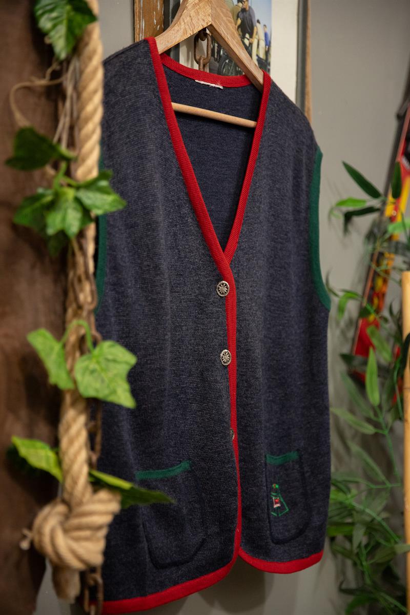 Classic Knit Yelek