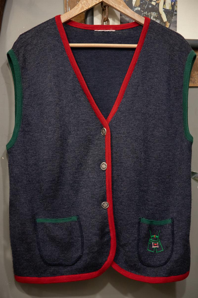 Classic Knit Yelek
