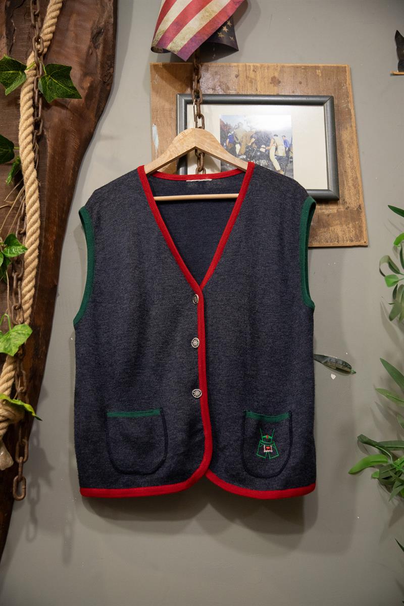 Classic Knit Yelek