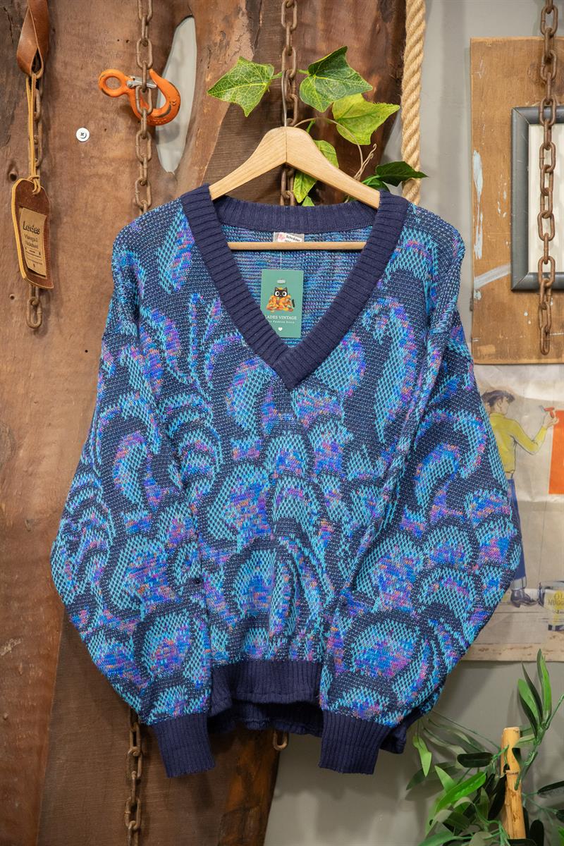 Classic V Yaka Wool Kazak