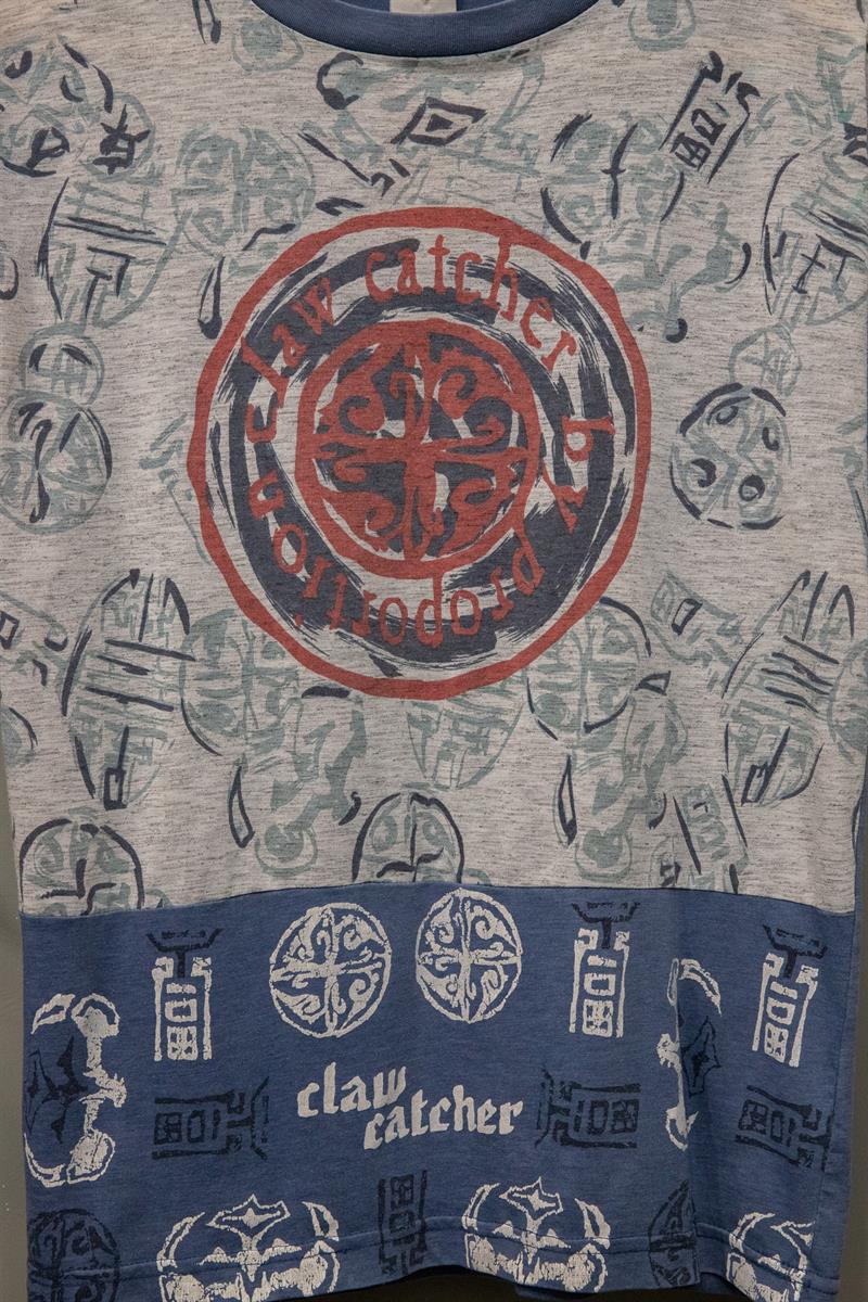 claw catcher 90s T-Shirt