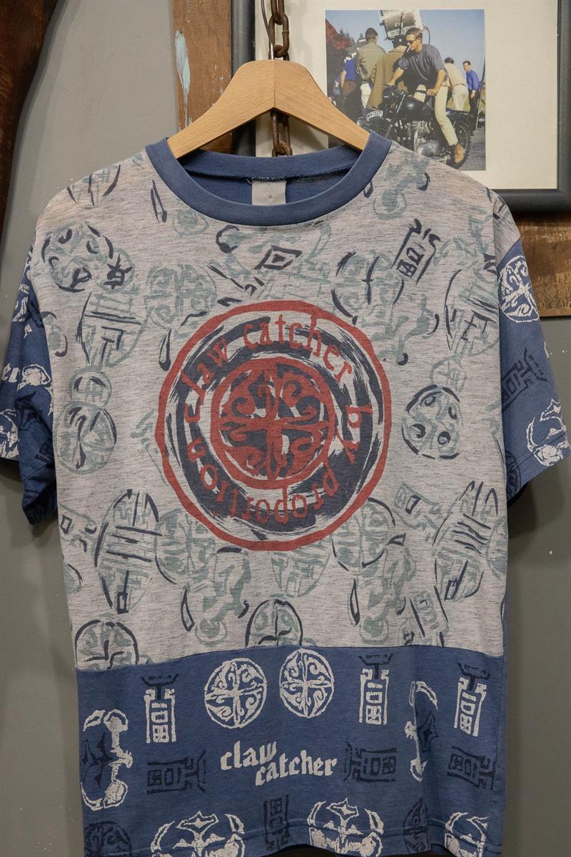 claw catcher 90s T-Shirt
