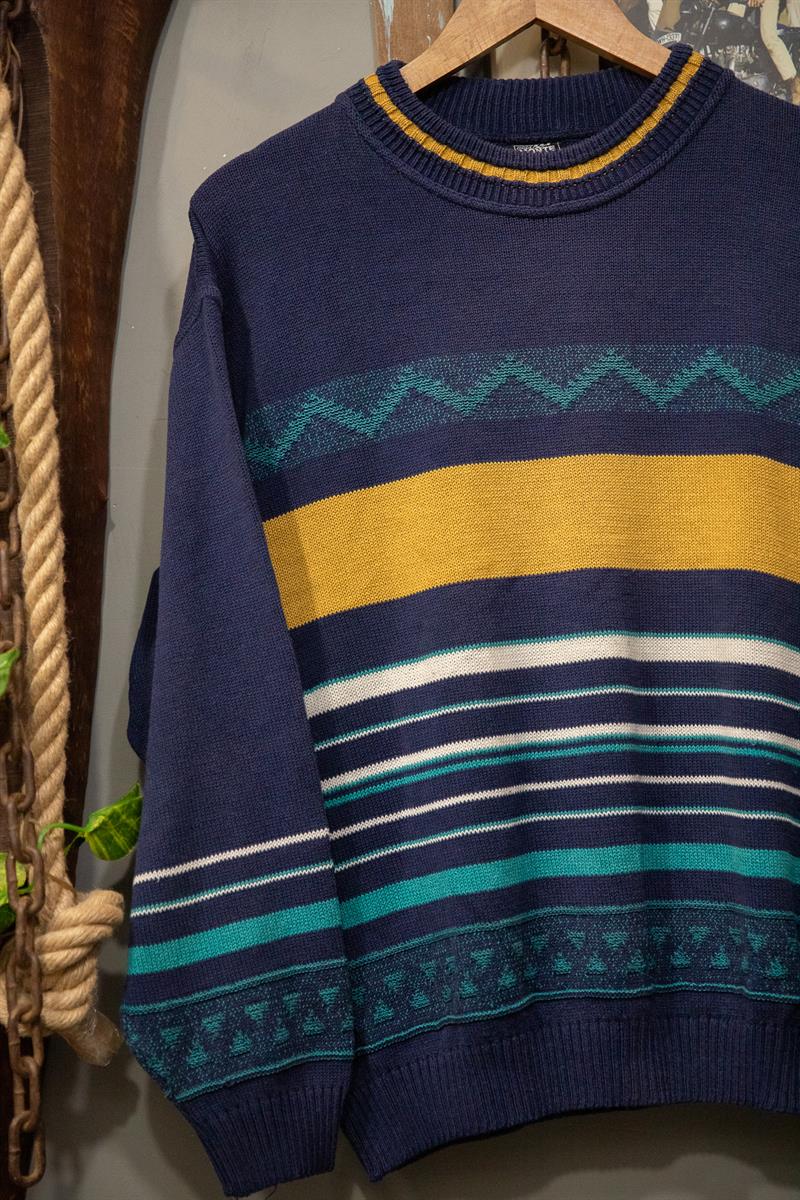 Colorful Kazak-Sweater
