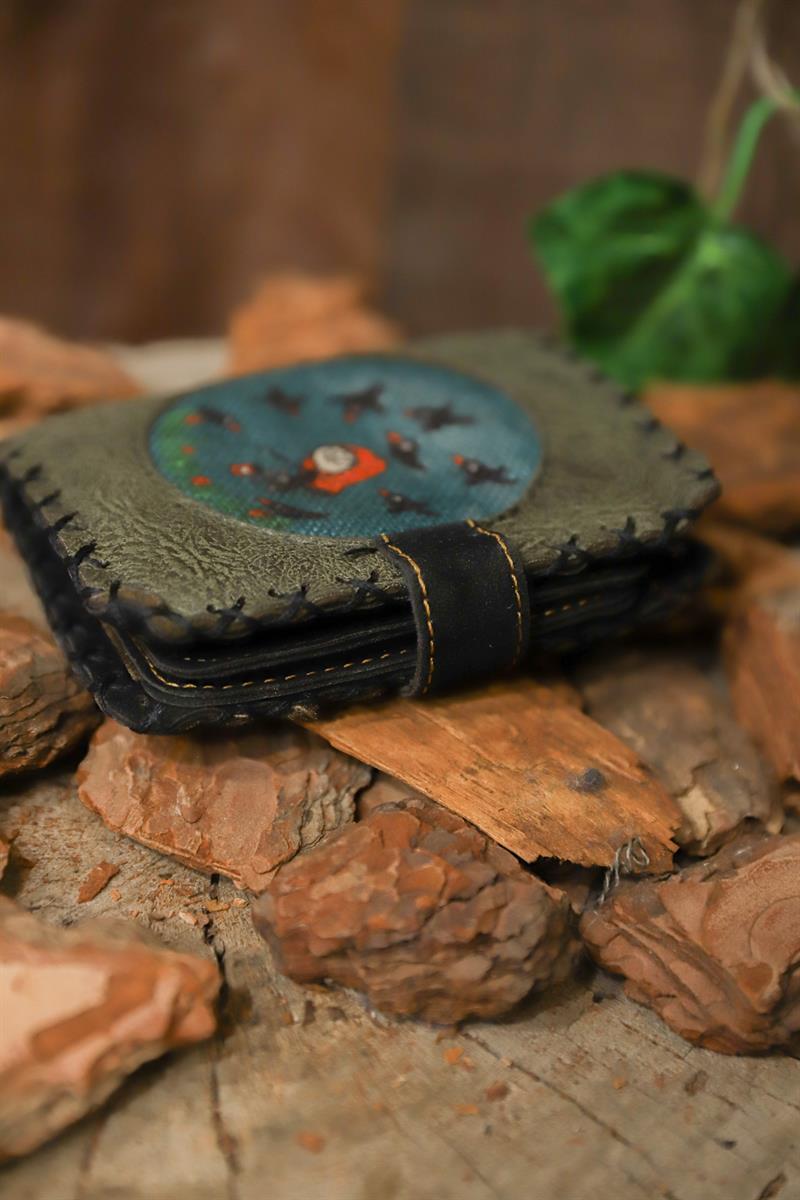 El Yapımı Nakışlı Deri Cüzdan