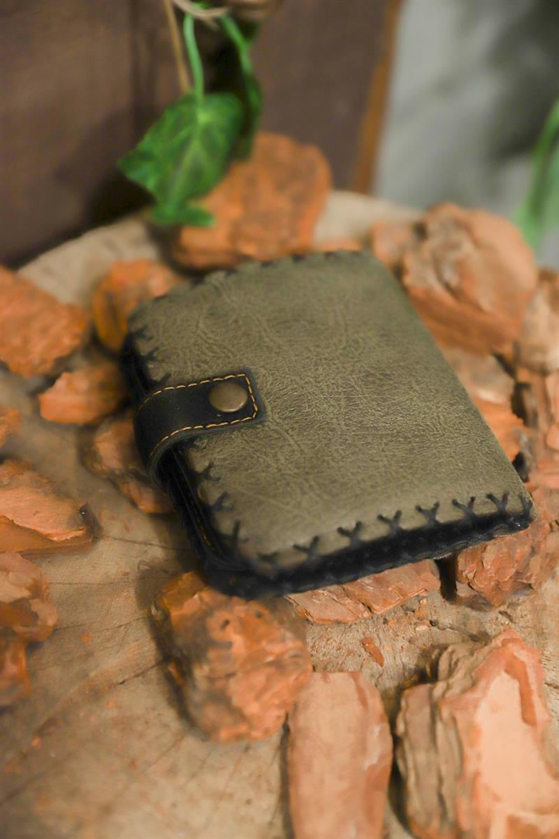 El Yapımı Nakışlı Deri Cüzdan