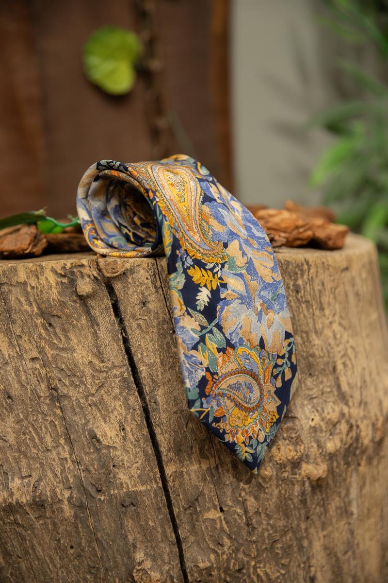 Gold Paisley Silk Kravat