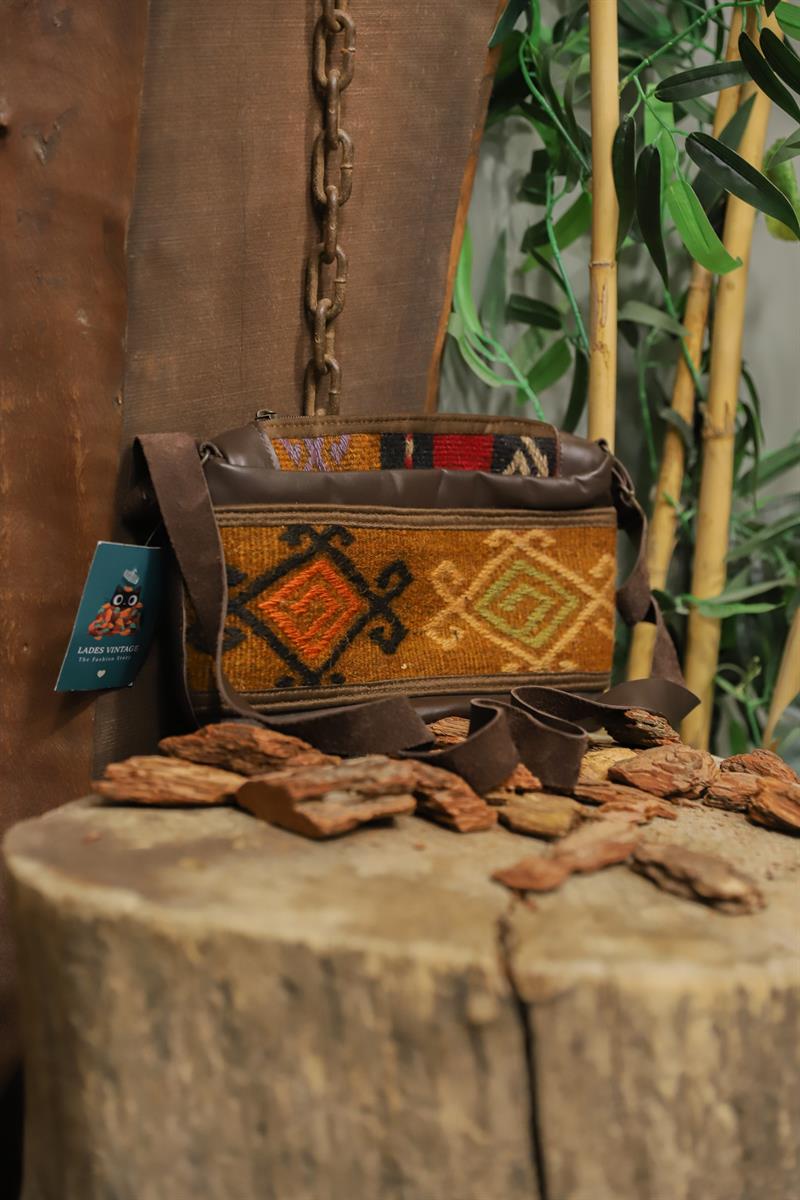 Kilim Desenli Etnik Deri Çanta