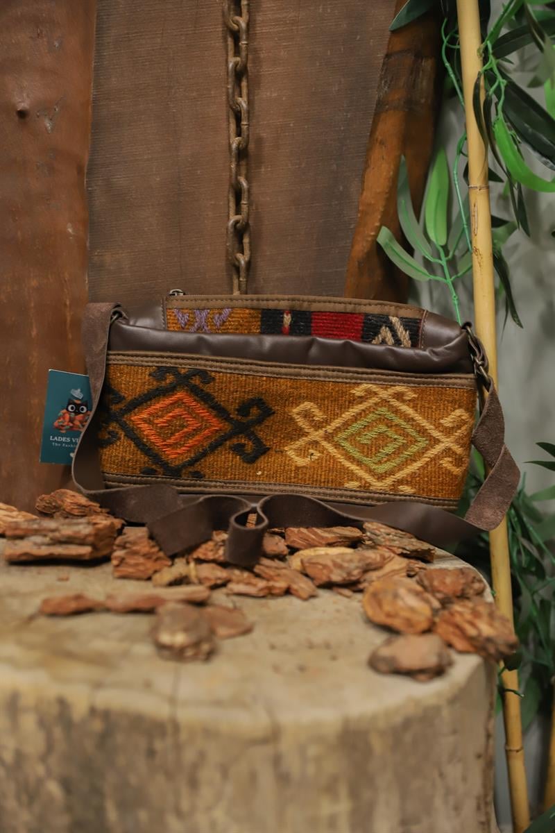 Kilim Desenli Etnik Deri Çanta