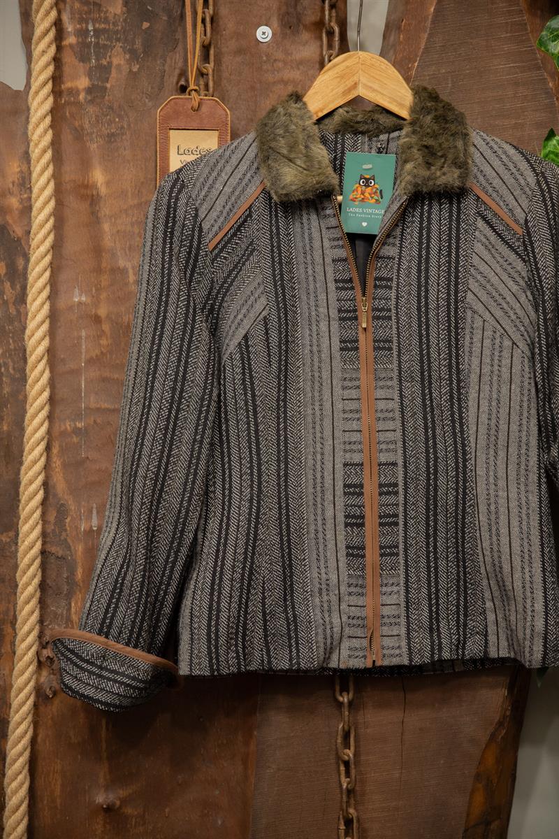 Kürklü Yaka 2000s Kısa Ceket