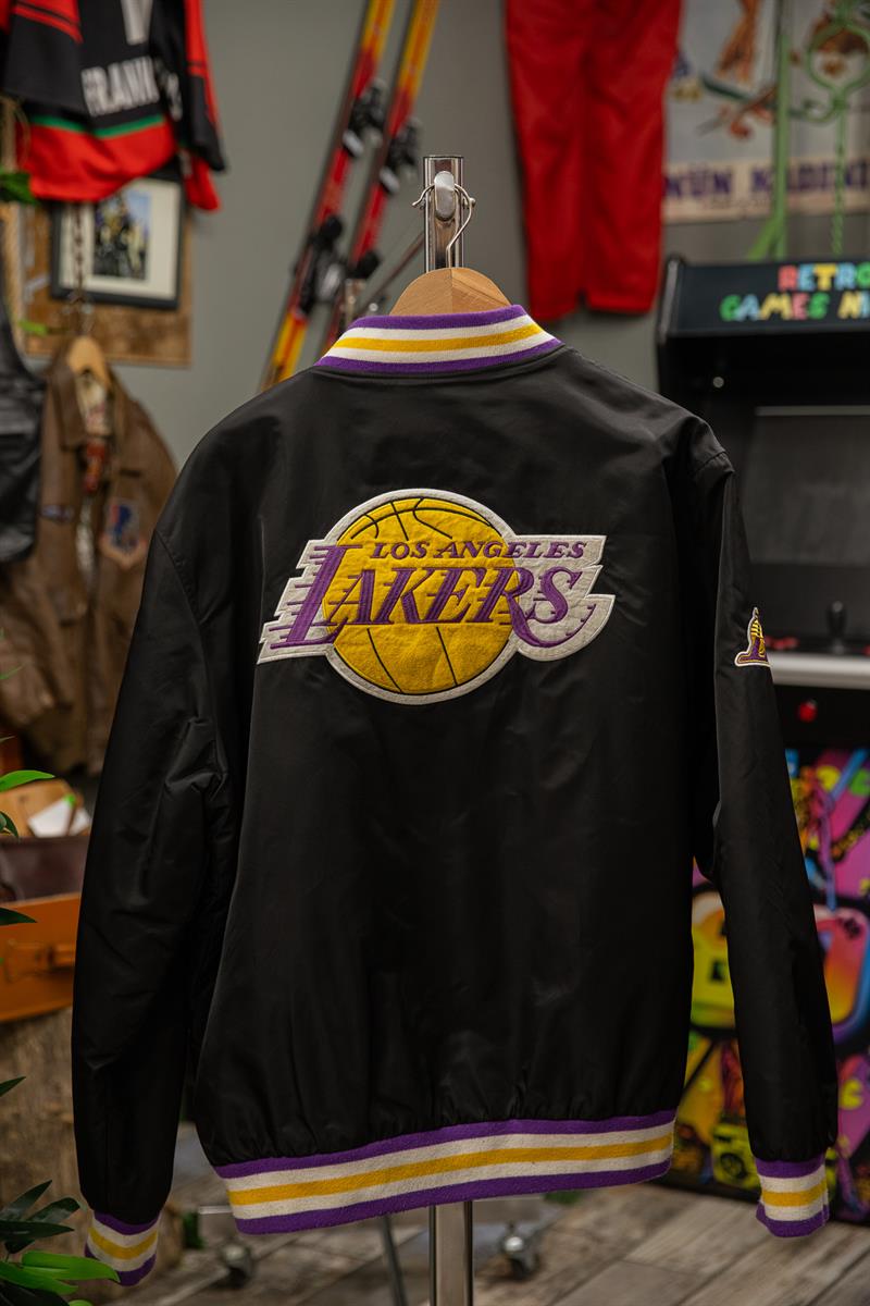 NBA LAKERS KOLEKSİYON MONT 