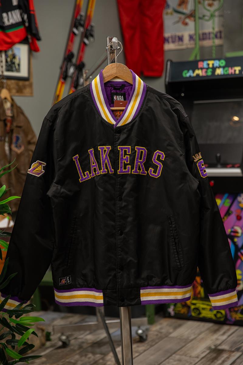 NBA LAKERS KOLEKSİYON MONT 