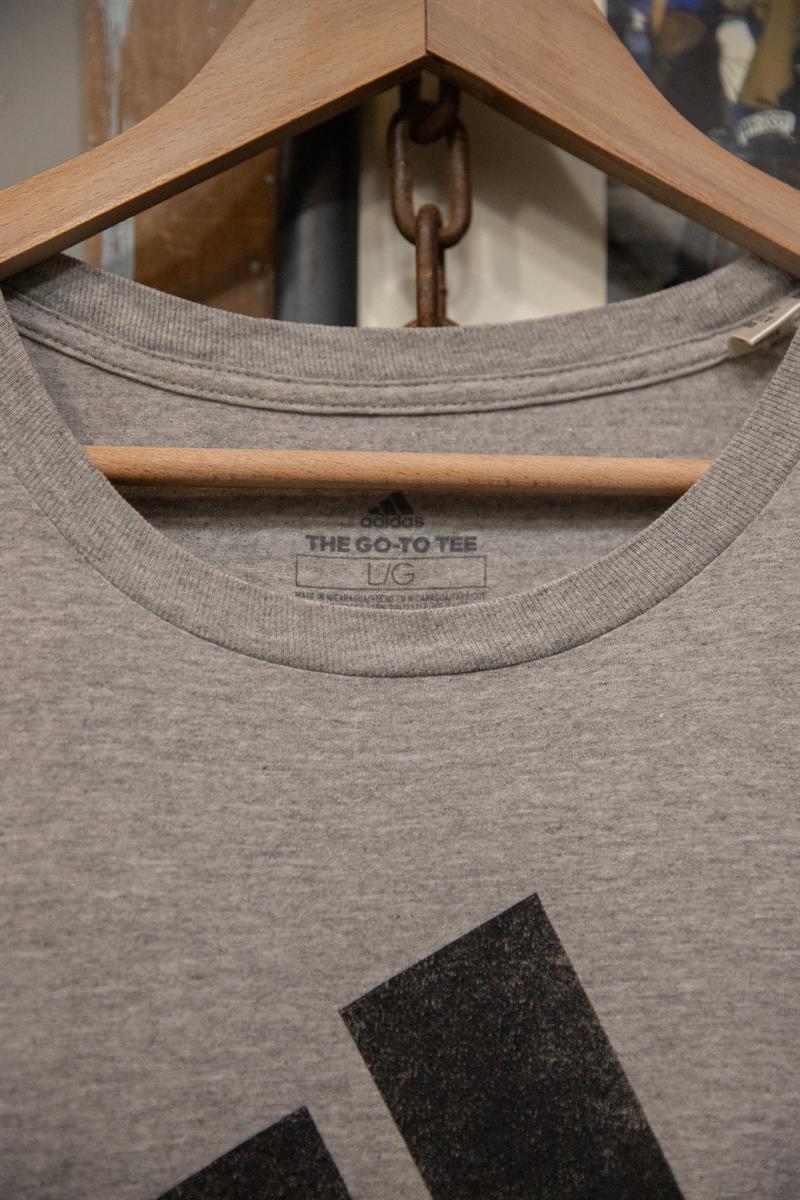 Original ADIDAS 90s T-Shirt