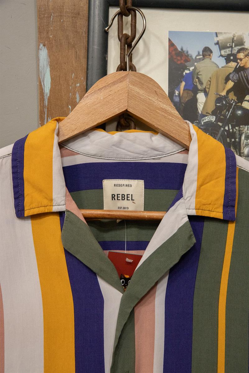 REBEL 2000&s Gömlek