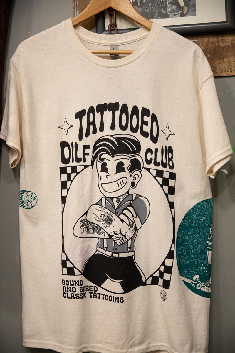 TATTOOED GILDAN 90s T-Shirt