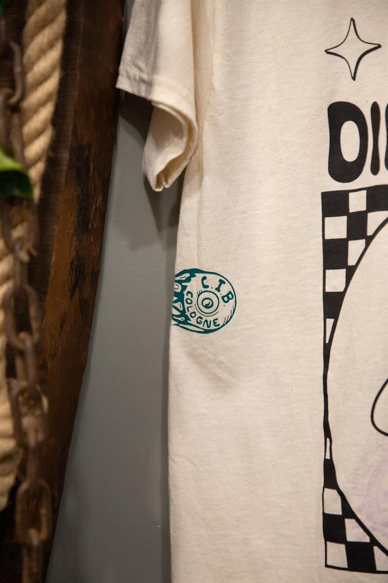 TATTOOED GILDAN 90s T-Shirt