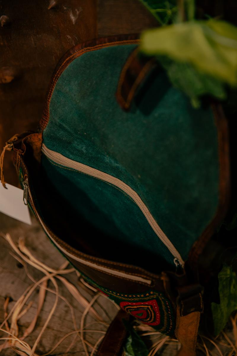 VİNTAGE 80LER ETNİK ÇANTA 