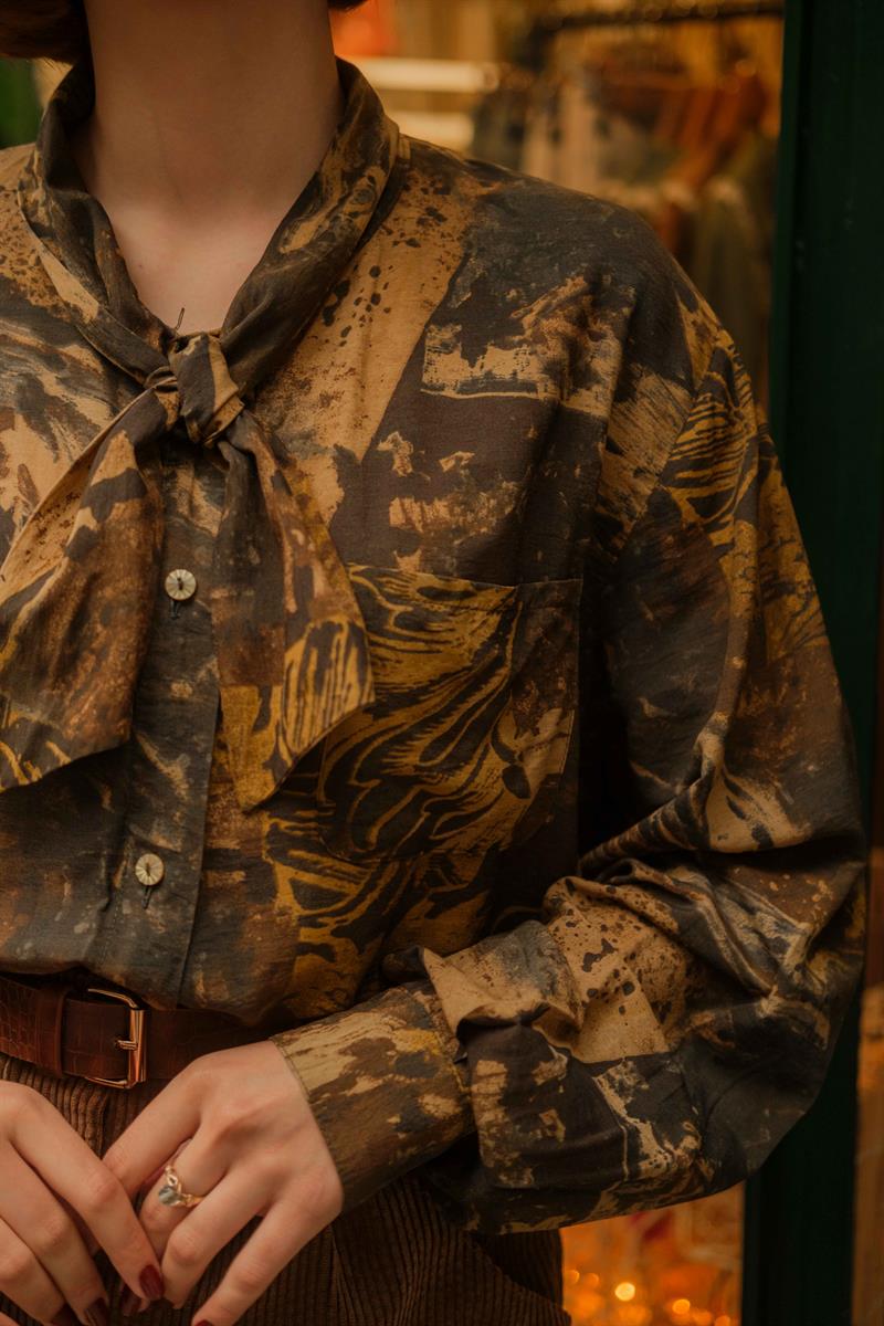 VİNTAGE 90LAR YAKA DETAYLI GÖMLEK