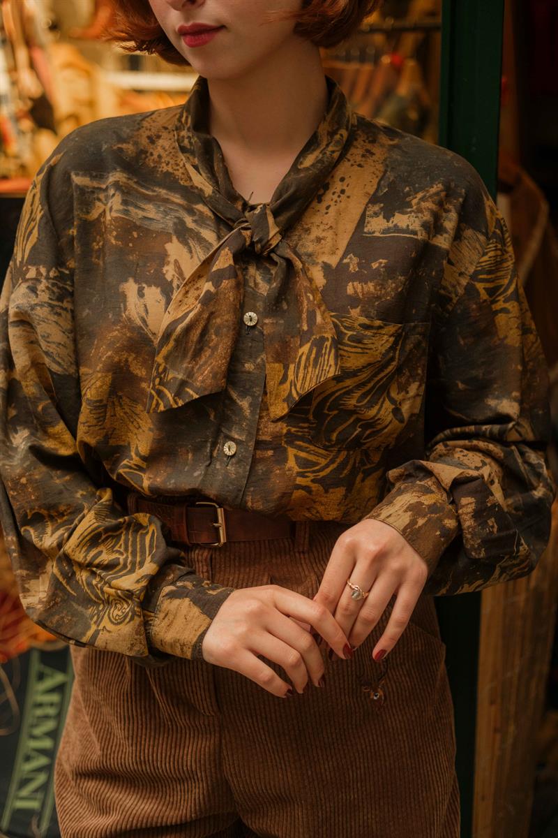 VİNTAGE 90LAR YAKA DETAYLI GÖMLEK