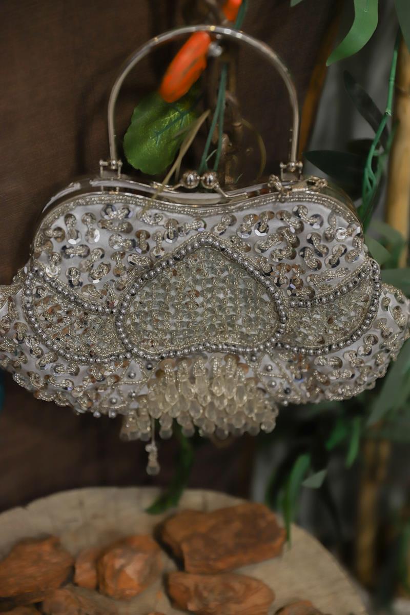 Y2K Silver Püsküllü Çanta